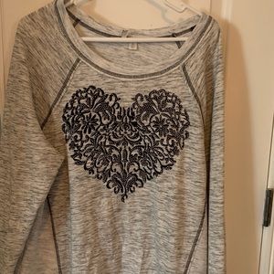 Women’s lightweight sweatshirt. Light grey XL rhinestone heart on front